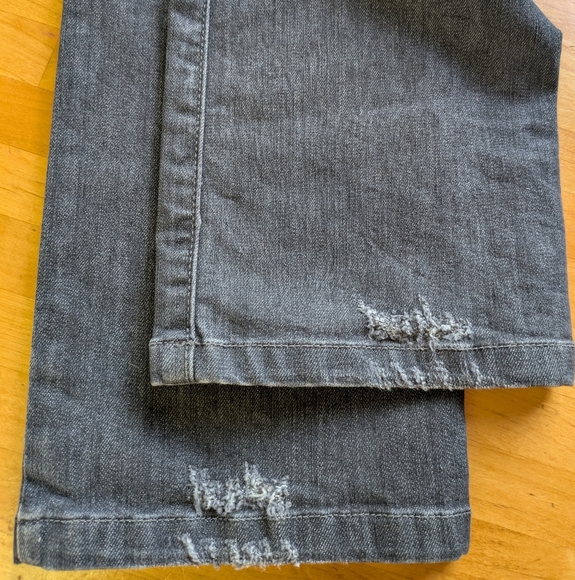 Stylish Charcoal Skinny Jeans for Men - Picture 12 of 13